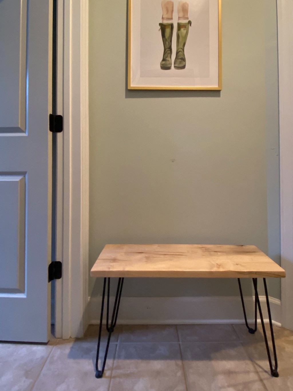 An Entry Bench with Scrap Wood